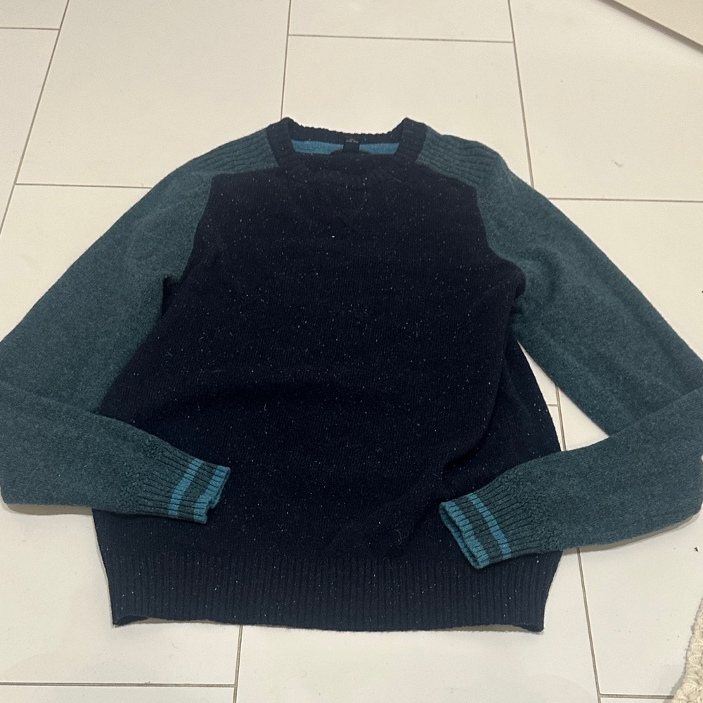 Lands end lambs wool Navy and Teal Sweater medium